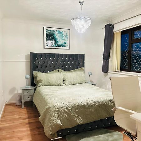 Home Away From Home Swindon Eksteriør bilde