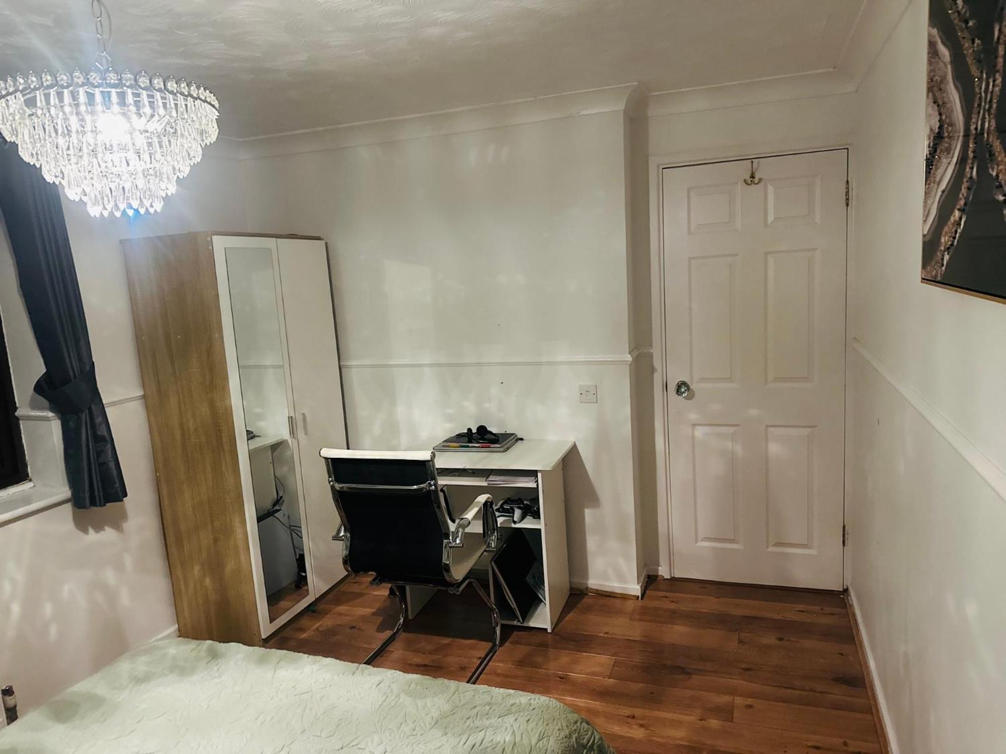 Home Away From Home Swindon Eksteriør bilde