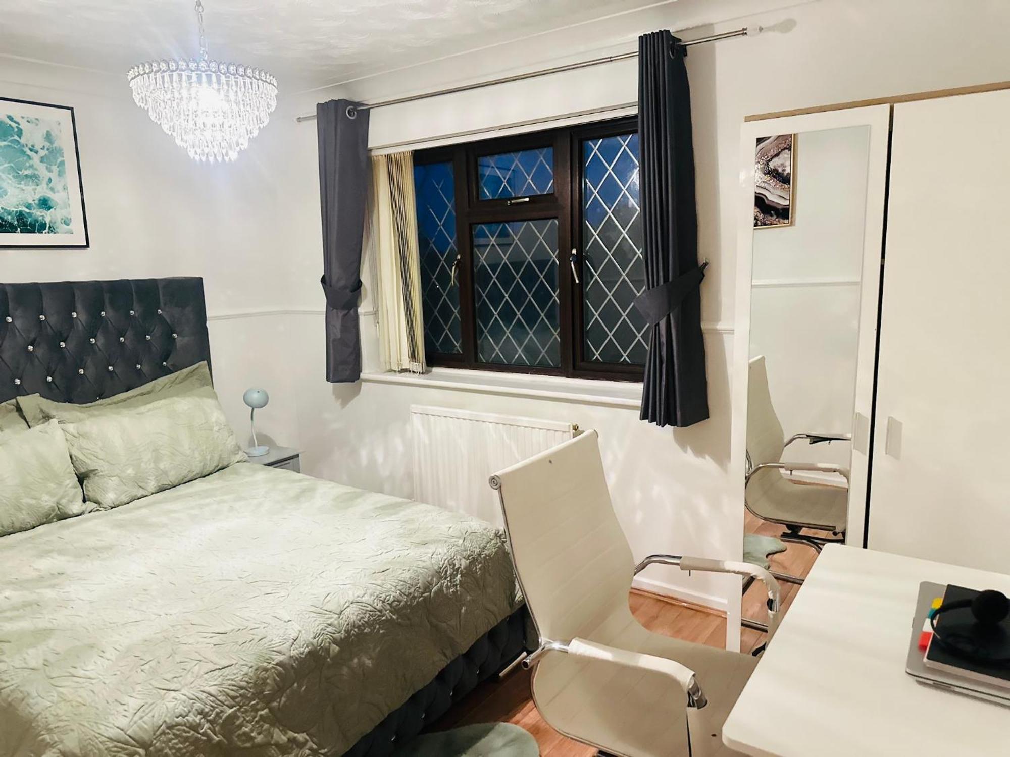 Home Away From Home Swindon Eksteriør bilde