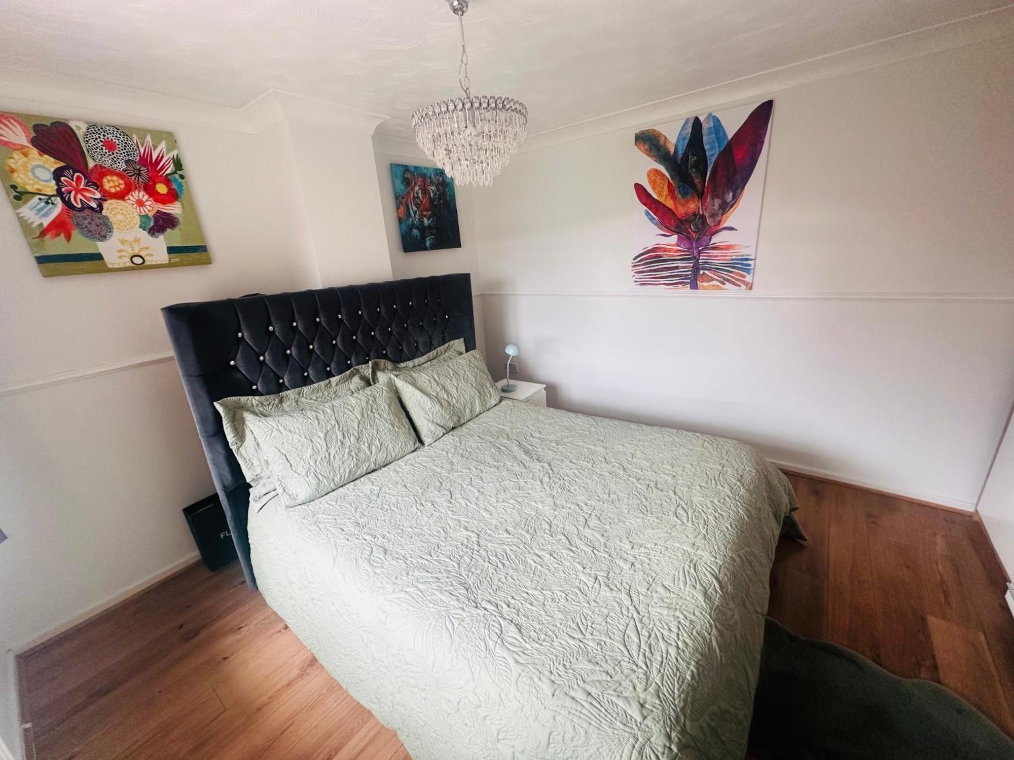 Home Away From Home Swindon Eksteriør bilde