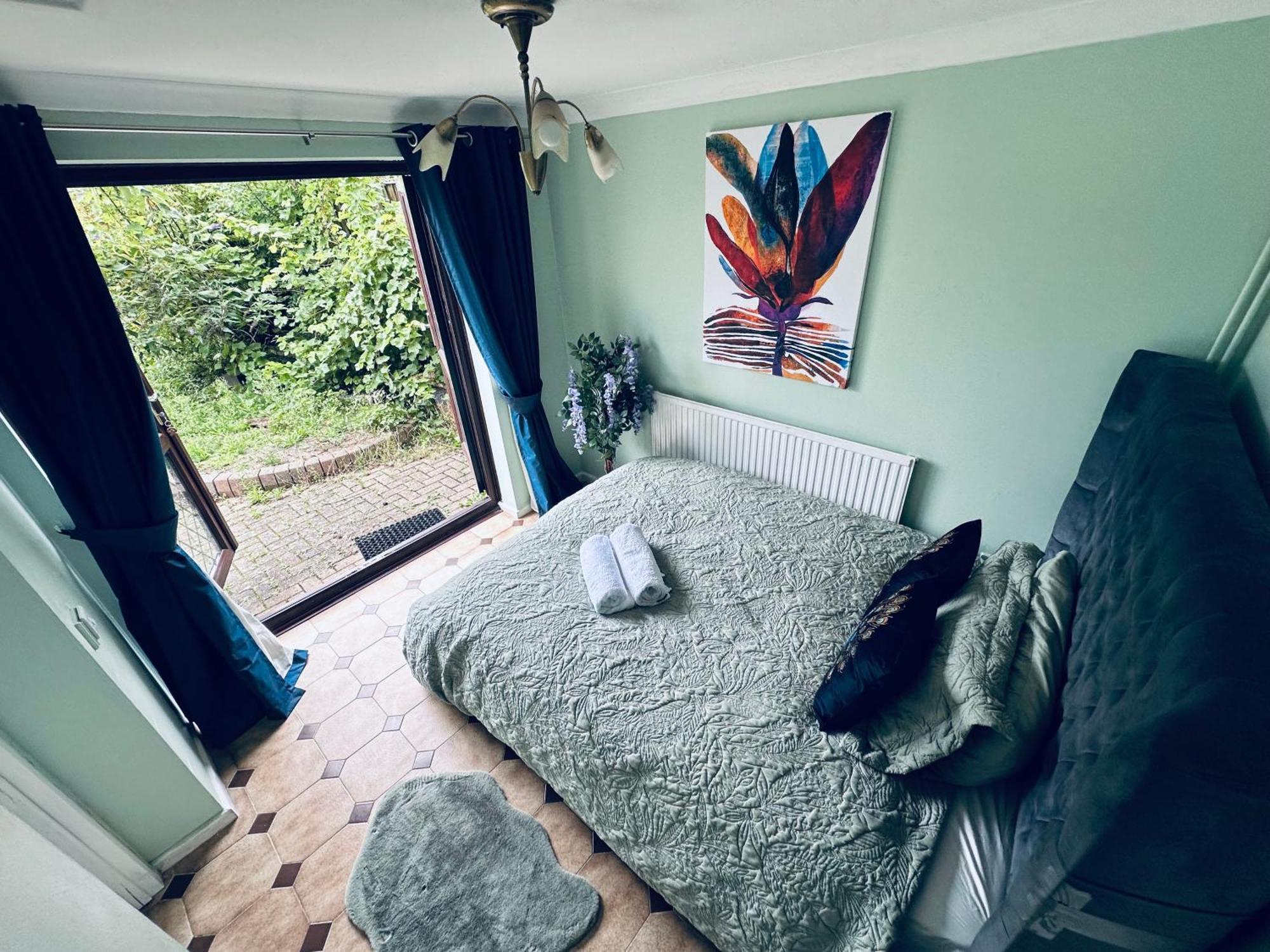Home Away From Home Swindon Eksteriør bilde